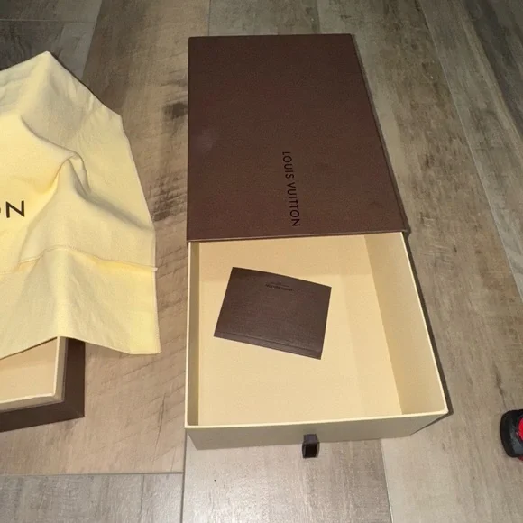 Louis Vuitton Brown Box Set of 2 + Dustbag - 14 x 5 x 10 in & 11.5 x 4.5 x 8 in - Picture 7 of 8